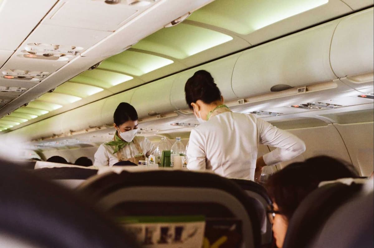 airline catering food service temperature safety